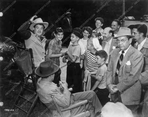 Bud Abbott Lou Costello and bunch of kids on the set 9077-05