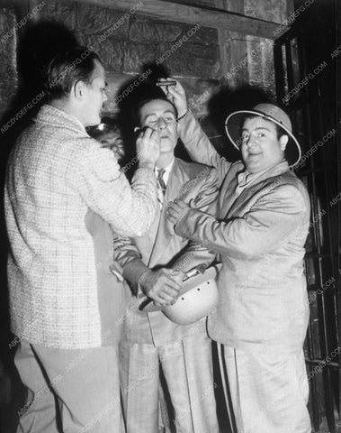 Bud Abbott Lou Costello behind the scenes A7C Meet the Invisible Man 9077-08