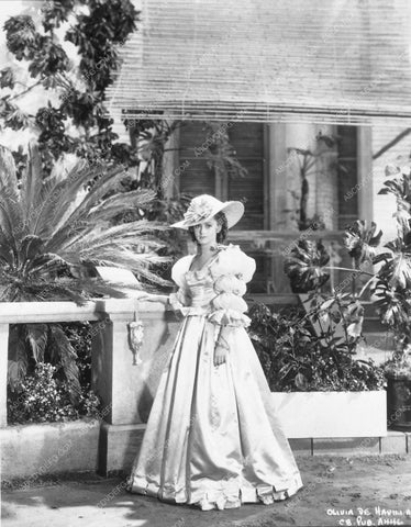 Olivia de Havilland full length fashion portrait 9070-27
