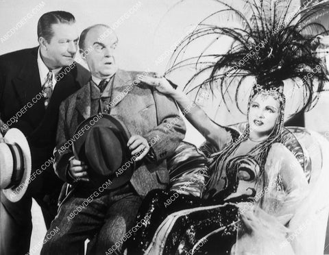 Mae West Victor Moore William Gaxton film The Heat's On 9078-34