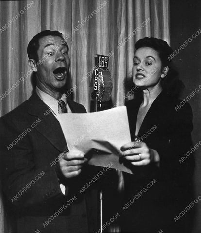Joe E Brown and someone do CBS radio broadcast 9150-34