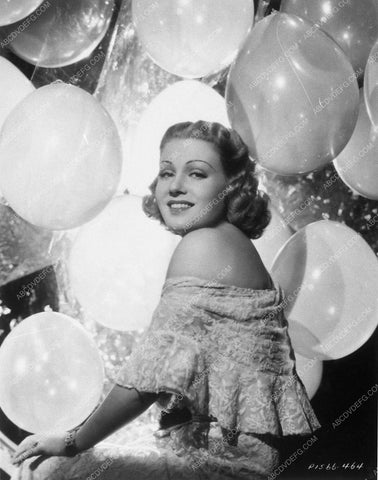Grace Bradley portrait with balloons 9367-31