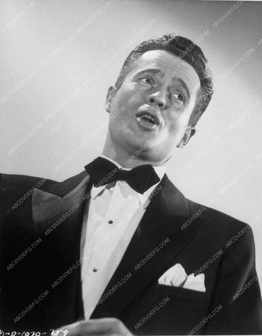 Larry Parks singing portrait 9517-13