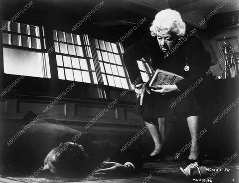 Margaret Rutherford film Murder Ahoy 9575-21