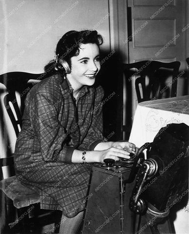 Elizabeth Taylor 9909-11