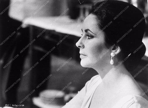 Elizabeth Taylor 9909-15