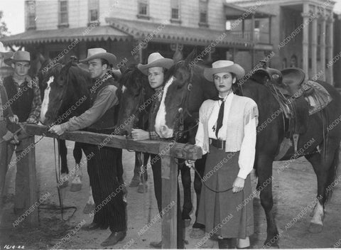 Peggy Stewart cowgirl in film Vigilantes of Boomtown 9992-24