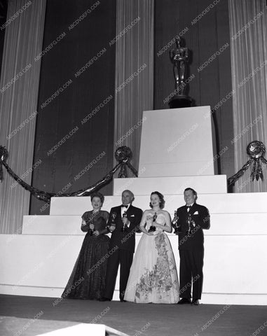 1946 Oscars Anne Baxter Olivia de Havilland Sam Goldwyn Harold Russell aa1946-13</br>Los Angeles Newspaper press pit reprints from original 4x5 negatives for Academy Awards.