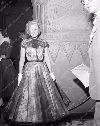 1953 Oscars June Allyson fashion Academy Awards aa1953-13</br>Los Angeles Newspaper press pit reprints from original 4x5 negatives for Academy Awards.