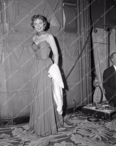 1953 Oscars Donna Reed fashion arriving Academy Awards aa1953-15</br>Los Angeles Newspaper press pit reprints from original 4x5 negatives for Academy Awards.