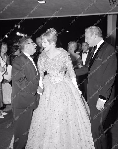 1960 Oscars Shirley Jones Jack Cassidy arriving Academy Awards aa1960-10