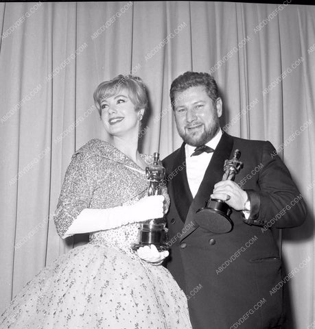 1960 Oscars Shirley Jones Peter Ustinov Academy Awards aa1960-90