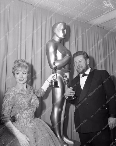 1960 Oscars Shirley Jones Peter Ustinov Academy Awards aa1960-93