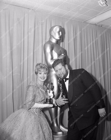 1960 Oscars Shirley Jones Peter Ustinov Academy Awards aa1960-96