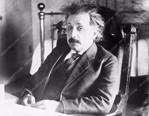 news photo Albert Einstein portrait aeinst-22