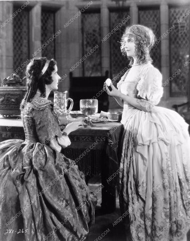 Lillian Gish Patricia Avery silent film Annie Laurie anilau-06