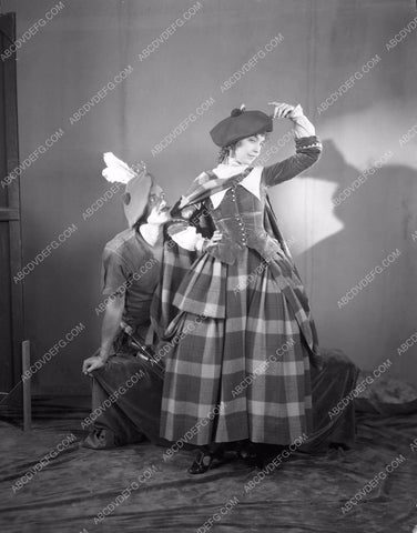 Lillian Gish Norman Kerry silent film Annie Laurie anilau-10