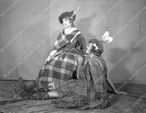 Lillian Gish Norman Kerry silent film Annie Laurie anilau-11