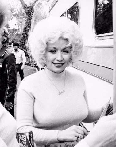 Dolly Parton portrait 8b20-0165