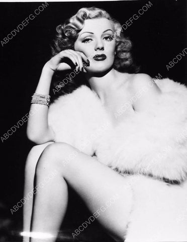 Dolores Moran cute portrait 8b20-0178