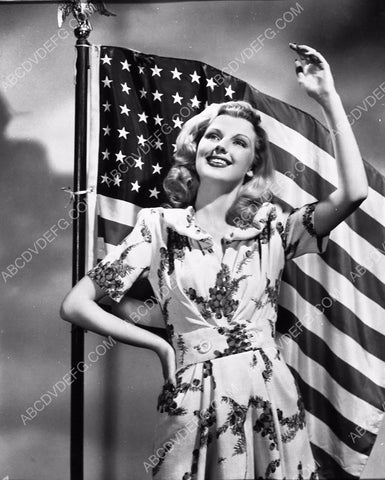 patriotic Dolores Moran waving 8b20-0180