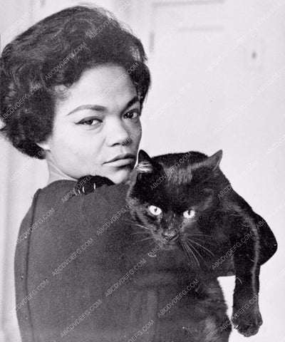 cool Eartha Kitt relaxes with her kitty cat 8b20-0214