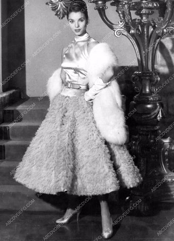 Elsa Martinelli elegant in her new fashion 8b20-0223