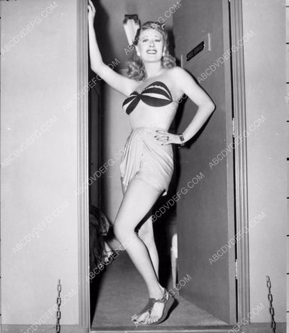 Joan Davis being funny at her dressing room 8b20-0319