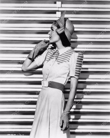 stylish fashion Maureen O'Sullivan 8b20-0469