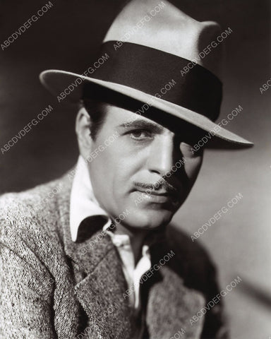 dapper Warner Baxter portrait 8b20-0749