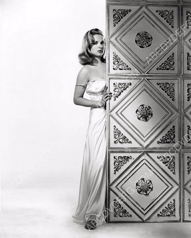 Martha Hyer beautiful as always 8b20-0759
