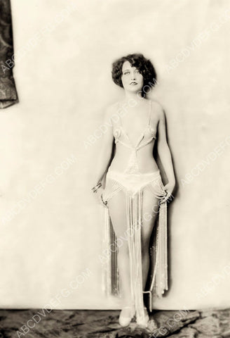 Dorothy Sebastian super sexy outfit portrait 8b20-0889