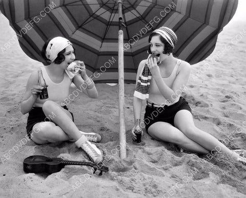 a coke & hamburger on the beach Joan Crawford Dorothy Sebastian 8b20-0893