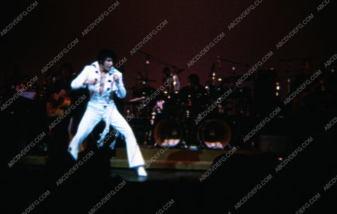 Elvis Presley live on stage 8b20-10158