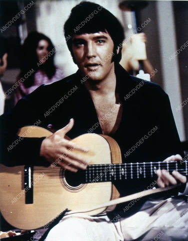 Elvis Presley and guitar 8b20-10165