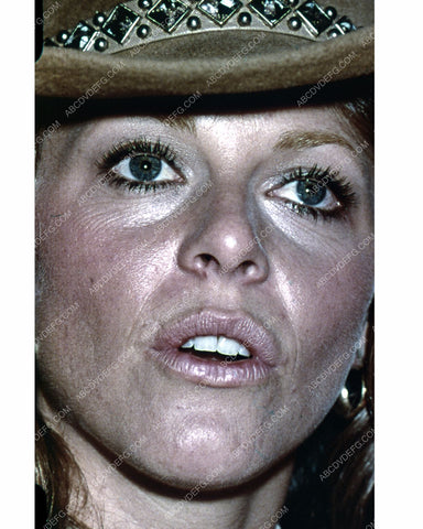 Lindsay Wagner out somewhere maybe 8b20-10237