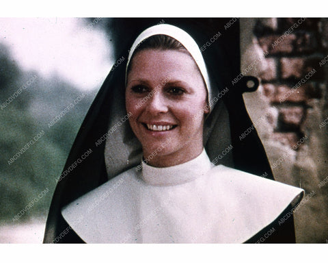 Lindsay Wagner in a habit TV The Bionic Woman 8b20-10244