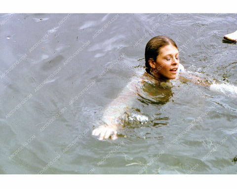 Lindsay Wagner in the water TV The Bionic Woman 8b20-10268