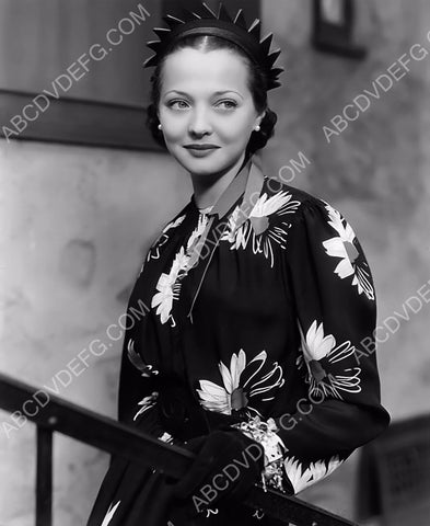 beautiful Sylvia Sidney in cool fashion 8b20-10372