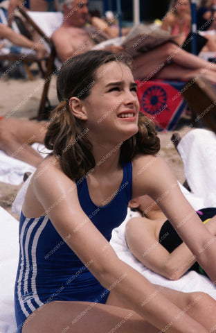 Brooke Shields spends a day at the beach 8b20-10515