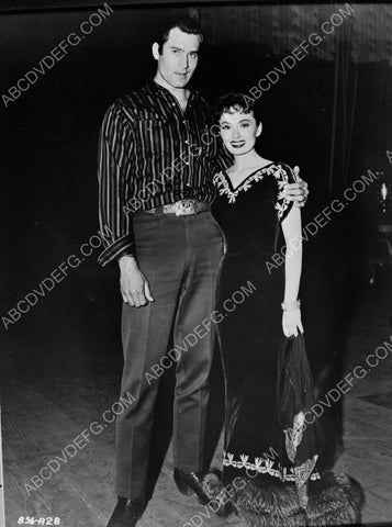 Clint Walker and co-star behind the scenes 8b20-10714