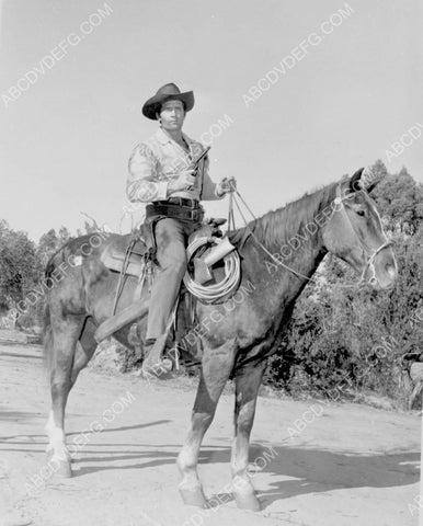 Clint Walker on horseback TV Cheyenne 8b20-10736