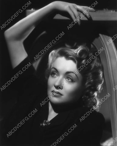 Constance Bennett portrait 8b20-11012
