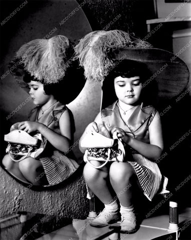Our Gang Darla Hood getting dolled up in borrowed clothes 8b20-11243