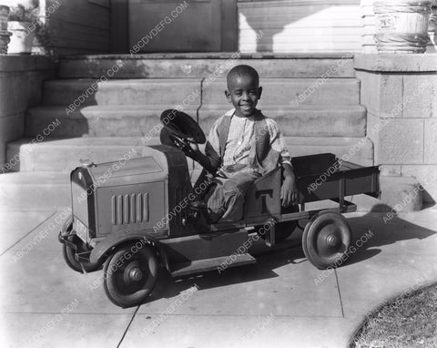 Our Gang Stymie sporting around in his cool new toy pedal car 8b20-11259