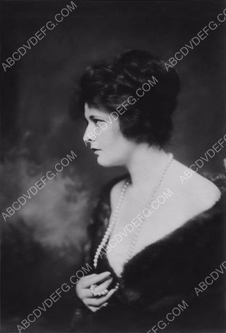 silent actress Yvonne Shelton portrait 8b20-11379