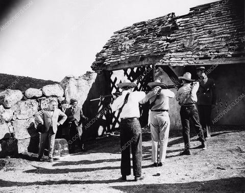 3 Stooges Moe Larry Curly face a firing squad short Saved By the Belle 8b20-1139