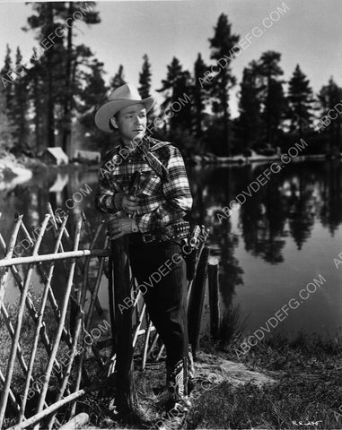 Roy Rogers out by the lake 8b20-11427