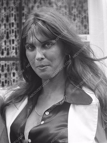 candid Caroline Munro pic 8b20-11476