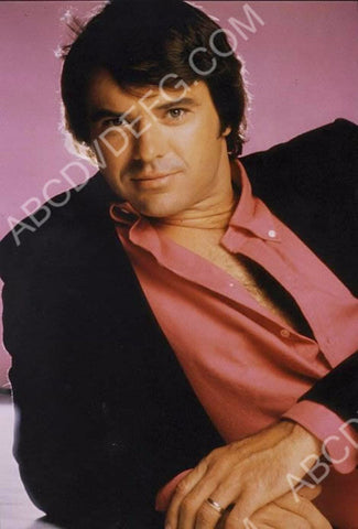 handsome Robert Urich portrait 8b20-11635
